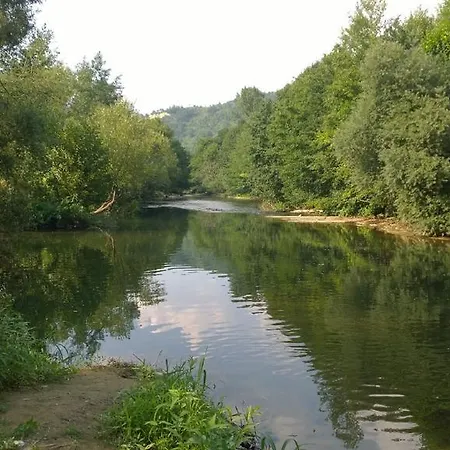 - River View Beside Pyramid * ויסוקו